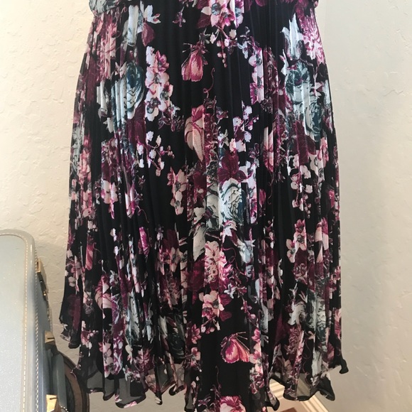 🆕 BCBG floral tank dress - Picture 5 of 8
